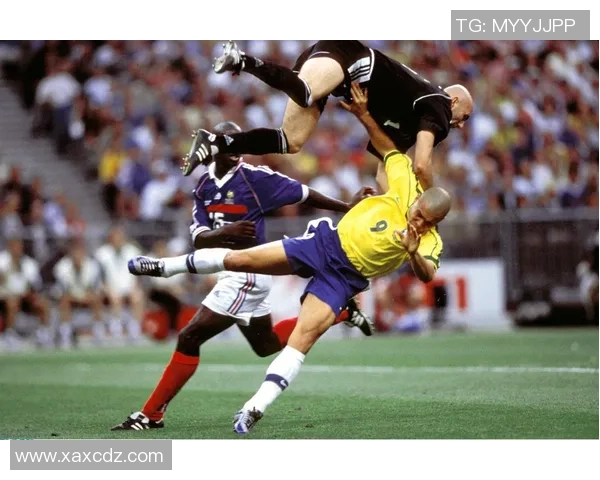 走进足球巨星奢华豪宅揭秘他们不为人知的私生活与梦想空间